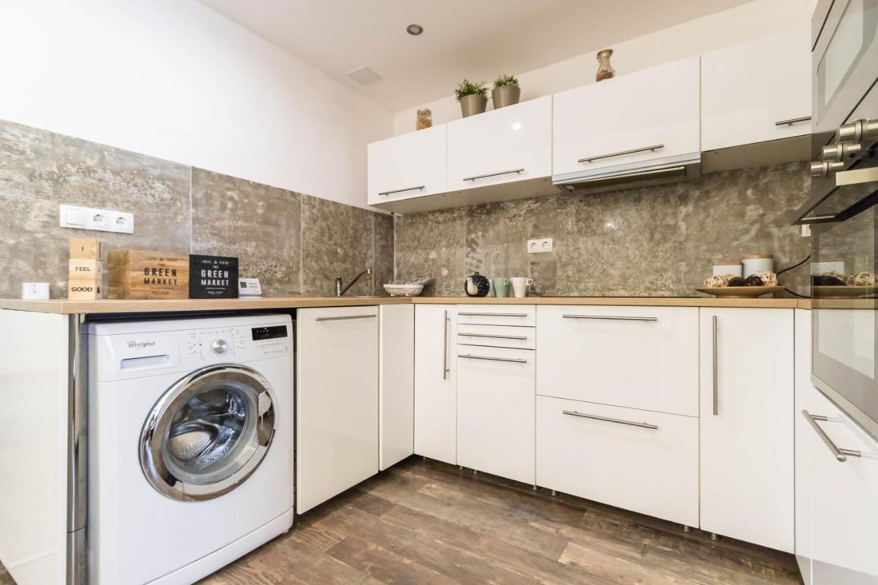 Katarina Apartment Blaha Square Budapeszt Zewnętrze zdjęcie